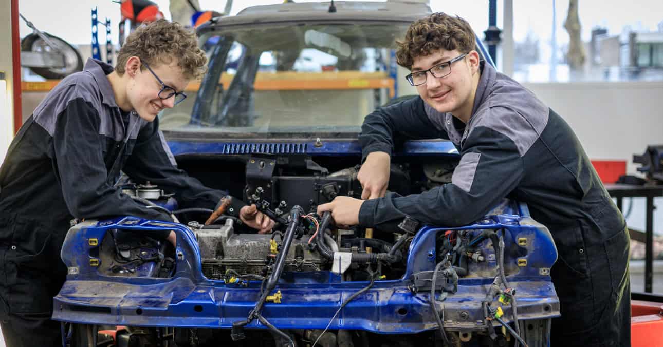 MateriaalMaatjes launches in Rotterdam, connecting companies with schools that can reuse surplus materials and tools in practical technical education.